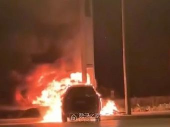 一辆问界汽车在陕西榆林神木市一路口处发生碰撞起火 司机已遇难