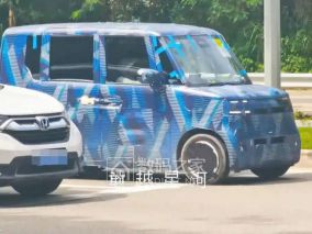 比亚迪K-Car内饰首曝：右舵+侧滑门，专供日本市场的微型电动车杀招