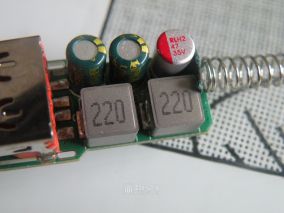 纽曼Newmine JYJ006 车充 拆解