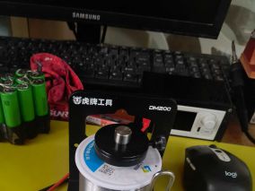 焊锡丝送丝器，再也不用弄个焊锡丝扯来扯去啦。