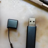 出一个IS903主控64G高速写保护优盘