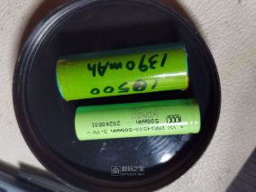 小山拆解：拆一个宿舍用小夹子台灯，换18500电池及TC充电板孝敬老爹可还行