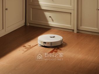 石头新款扫地机杀到！拖布能伸腿、热水搓澡，加量还降价这波香不香？