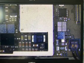 iPad8开机自动关机或重启、且不充电，USB管理芯片损坏引起的故障维修