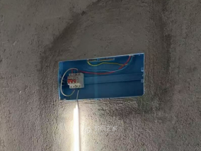 造狗窝的兄嘚家里怎么才2个空开？