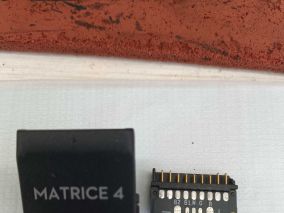 大疆 matrice4 sdc快充線拆解