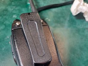 拆解宝锋BF-888S升级双充版对讲机锂电池