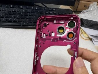 苹果iPhone 18 Pro Max机身亮相：实锤浅蓝、深红新配色