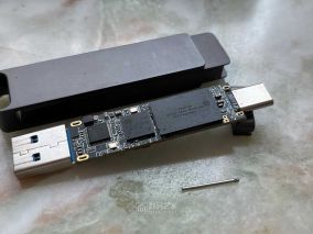 从穗穗那里买的128G固态U盘拆解评测