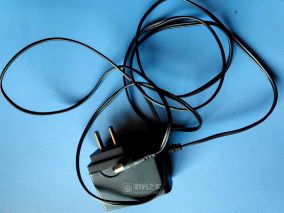 拆修一个电源适配器：TP-LINK T090060-2A1
