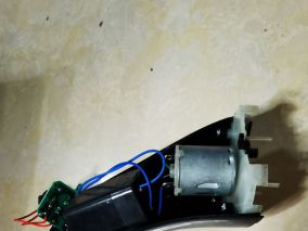 拆个剃须刀，黑胶体蓄电池。