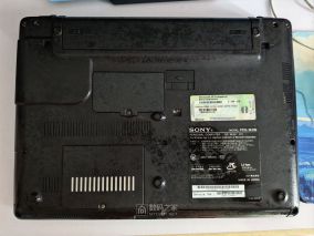 2006年产的SONY VGN-S94PS/PCG-6H1N笔记本拆解，内部布满白屑