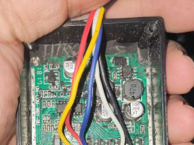 拆修正沃RT-608日间行车灯的控制器