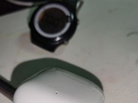 小山拆解：又來一個沒有標識的藍牙耳機充電倉，依然主打一個mini風格