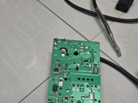 利用废旧电动车充电器改造成可调电源