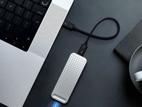 Satechi甩出带风扇的硬盘盒 速度飙到80Gbps 专治视频剪辑大文件传输焦虑