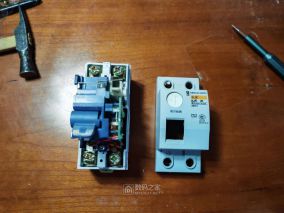 拆解一个老施耐德安家AJR25漏电保护器