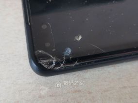 用UV胶简单修复手机碎屏