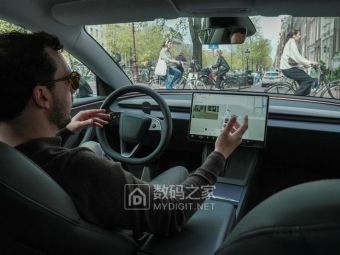 马斯克前脚走，FSD后脚到！特斯拉在中国要跟华为小鹏掰手腕了？