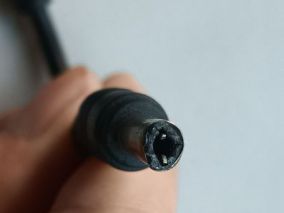 拆个山寨12V“子母电源”，为啥里面放胶？
