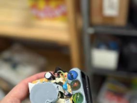 水泥、钢筋、铁块的电源配重见惯了，来看看SiO₂配重