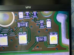 手机维修师傅跨界维修：宝马车档位杆指示灯不亮的维修