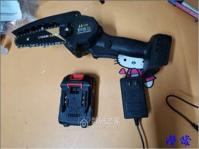 全新红松锂电单手锯，5串锂电池包拆开看看做工。