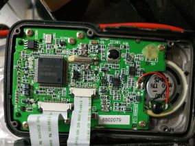 拆一个west marine VHF150海事对讲机