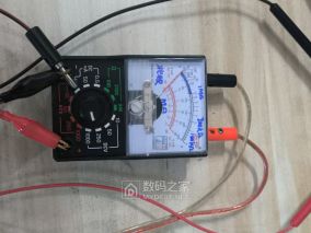 拆解迷你指针万用表改装兆欧表