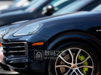 保时捷遭双重暴击：被DAX指数无情踢群，美国关税又来补刀！