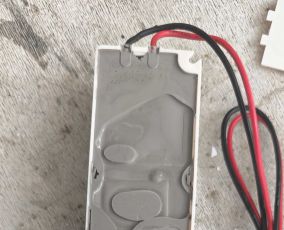 修个香港买的LED灯电源适配器（明纬LPV-60-24）