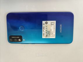 不开机的荣耀Play4T手机拆开发现里面腐蚀了