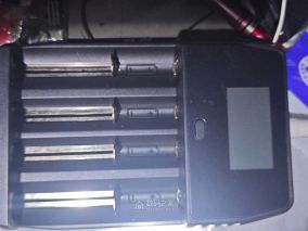 拆个智能镍氢镍镉三元锂充电器ZH442C