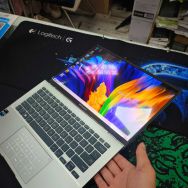 华硕灵耀2022 i7 12代 OLED超薄高端机 2150元
