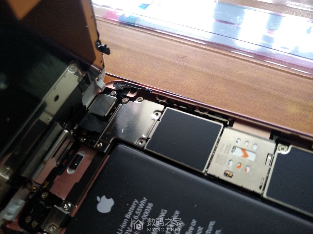 拆苹果6s换电池