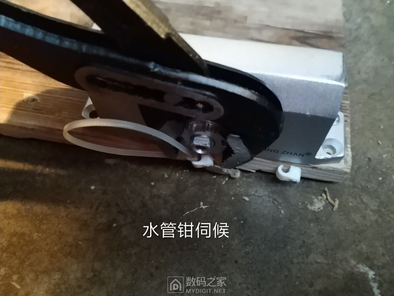 闭门器拆解内部构造图片