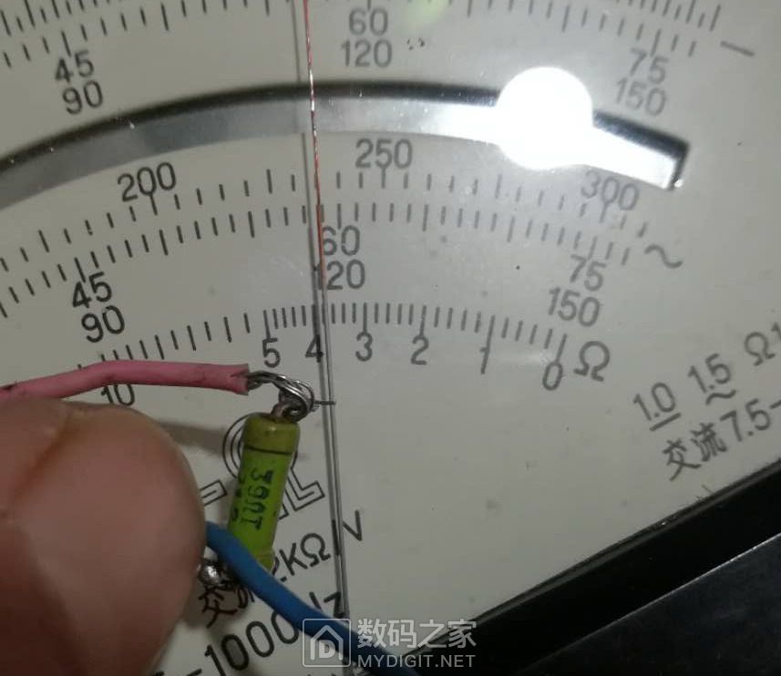校表（R×10）后测量标称值为39Ω电阻