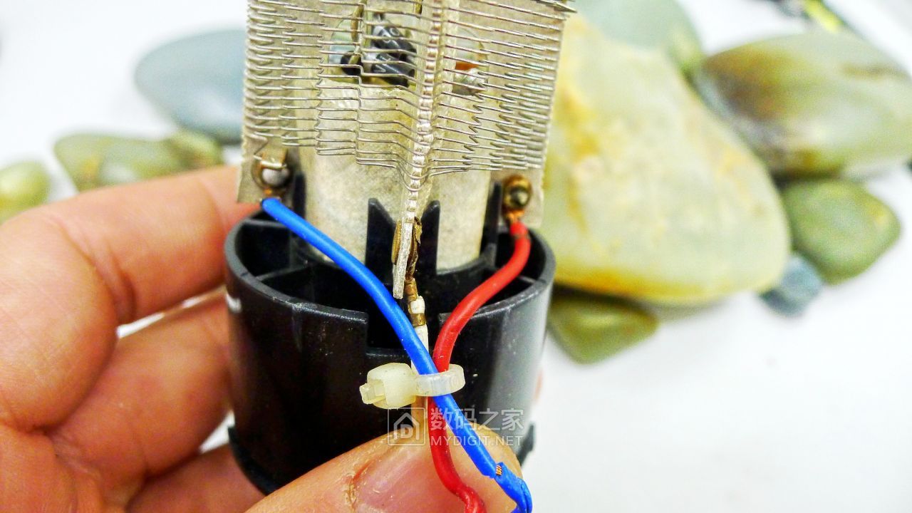 拆解日威旅行电吹风riweircy559b