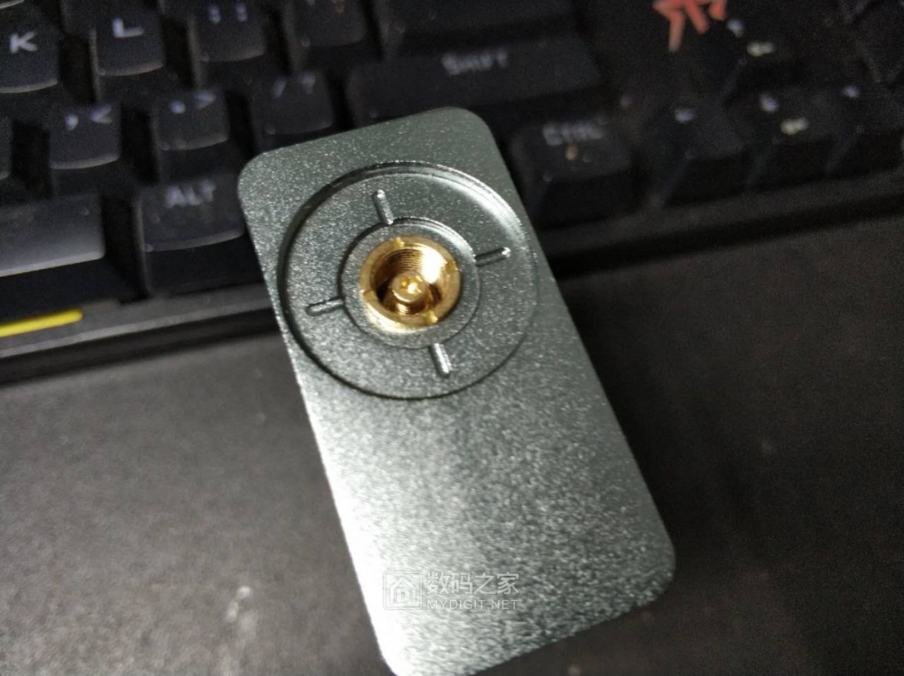 一个cyovape电子烟电源松下电芯哦
