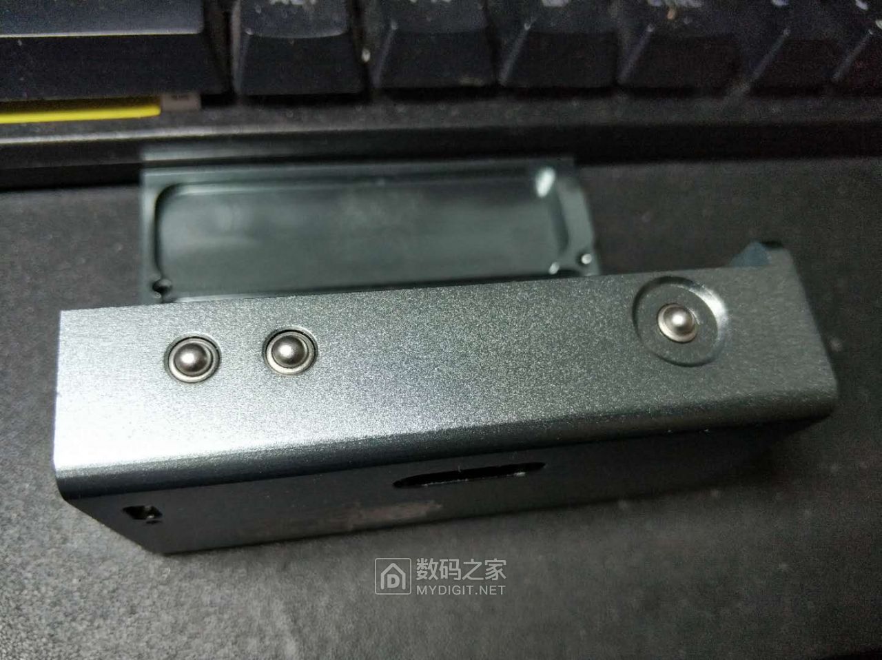 一个cyovape电子烟电源松下电芯哦