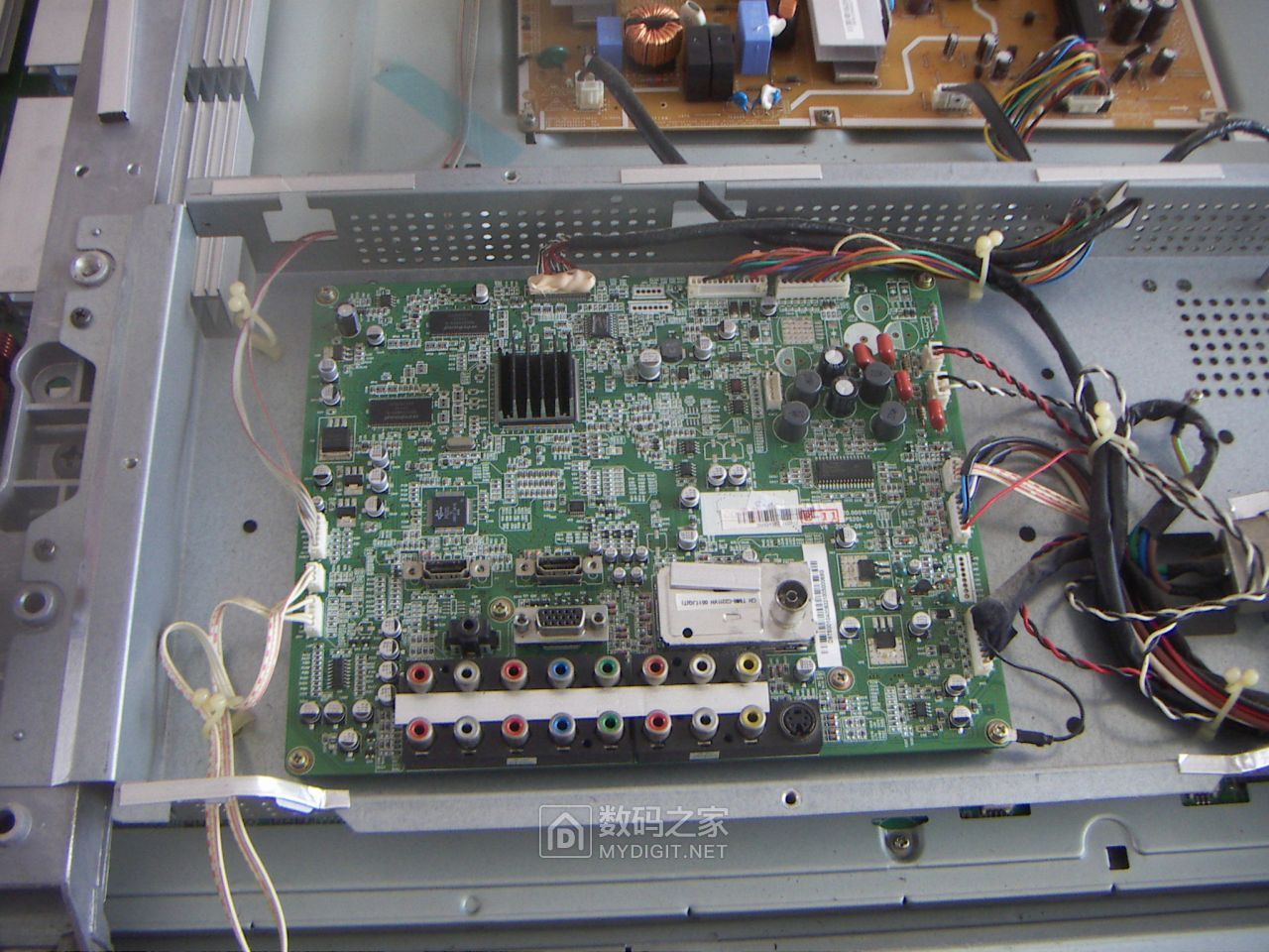 拆解长虹50寸等离子电视机changhongpt50900fhd