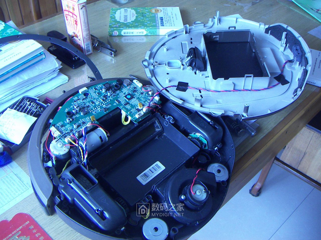科沃斯朵朵扫地机器人拆解