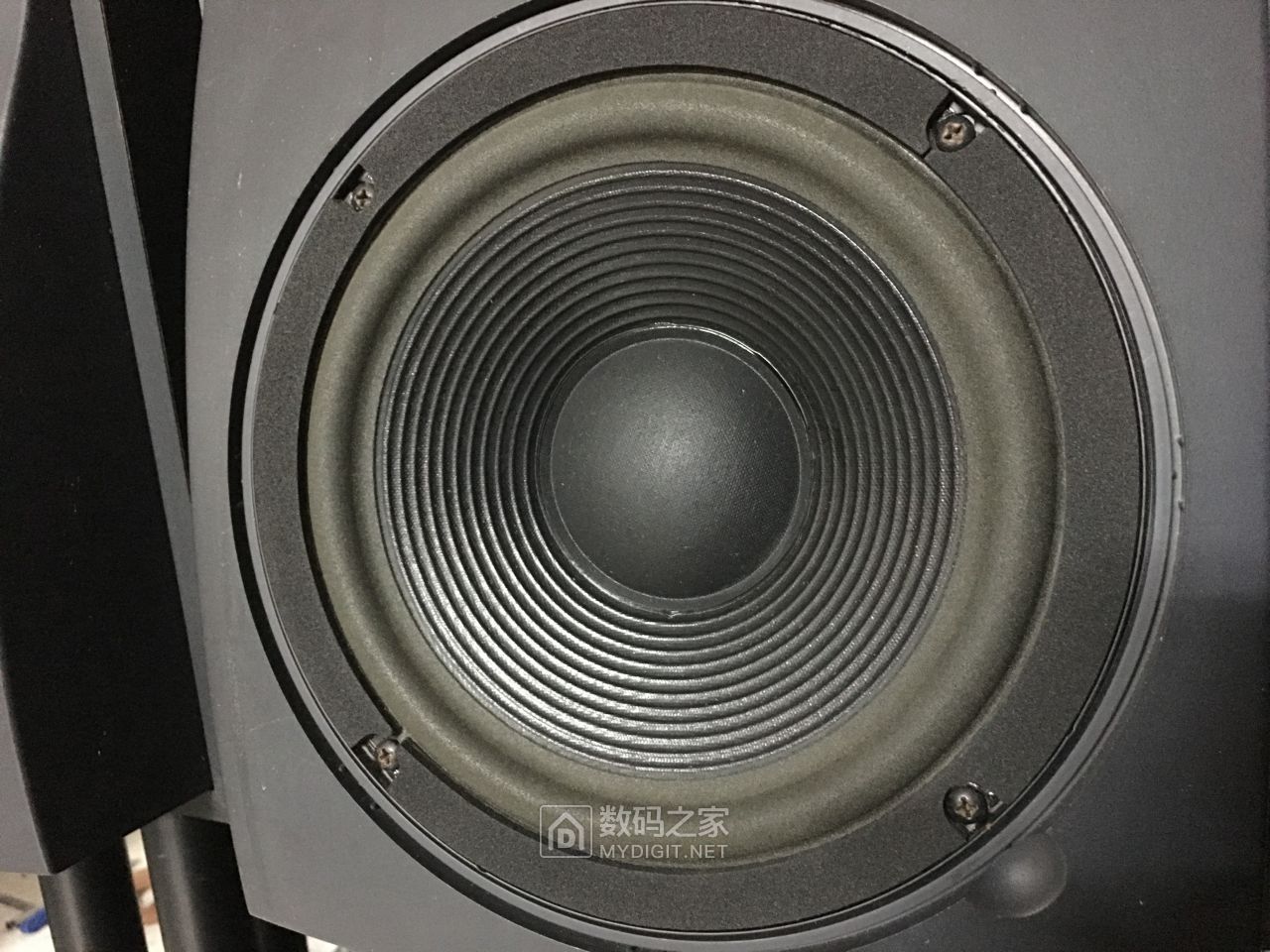 拆自己家的jbl4208音箱不知道真假哪位知道分辨的请来看看