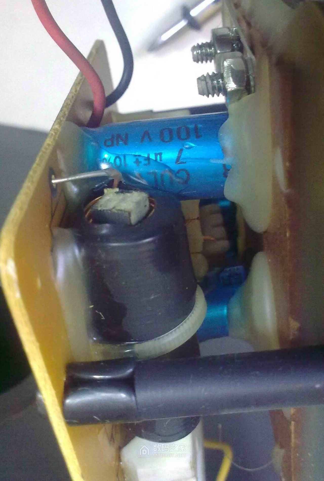 拆自己家的jbl4208音箱不知道真假哪位知道分辨的请来看看