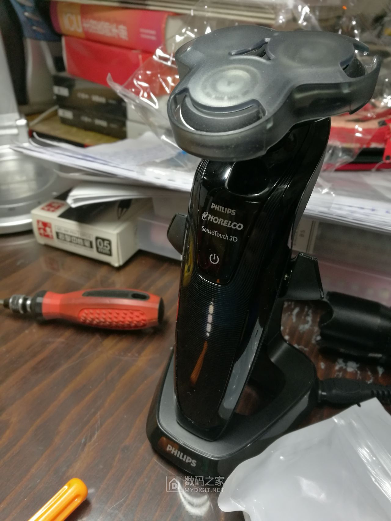 飞利浦电动剃须刀rq1250x拆解更换电池