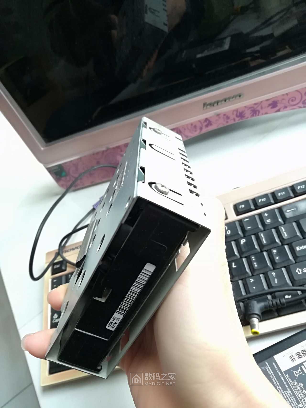 开拆老联想一体机3000c305通电指示灯亮不开机