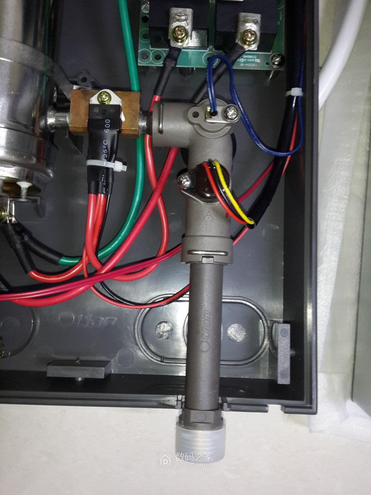 拆解2015年奥特朗热水器