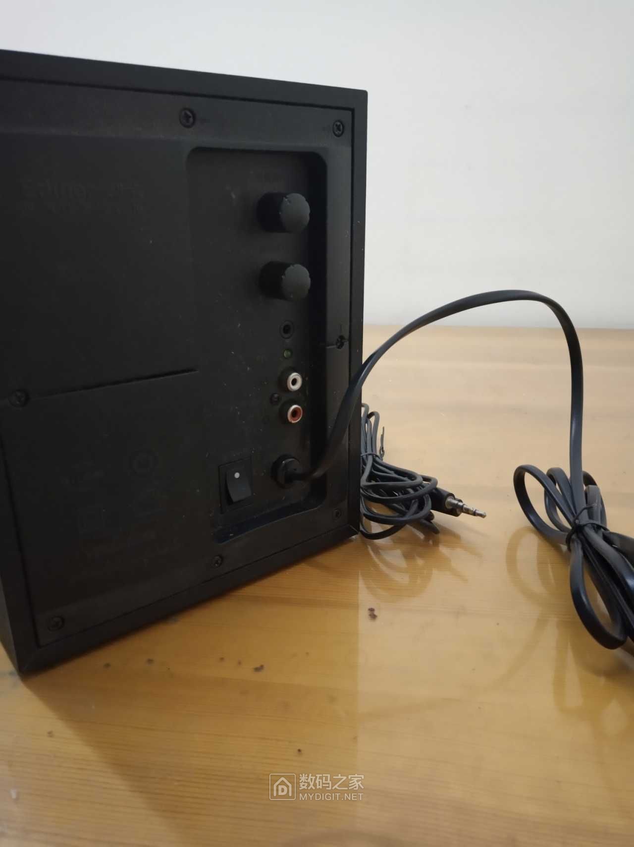 搬家整理出了个漫步者音箱r201t06100出了吧