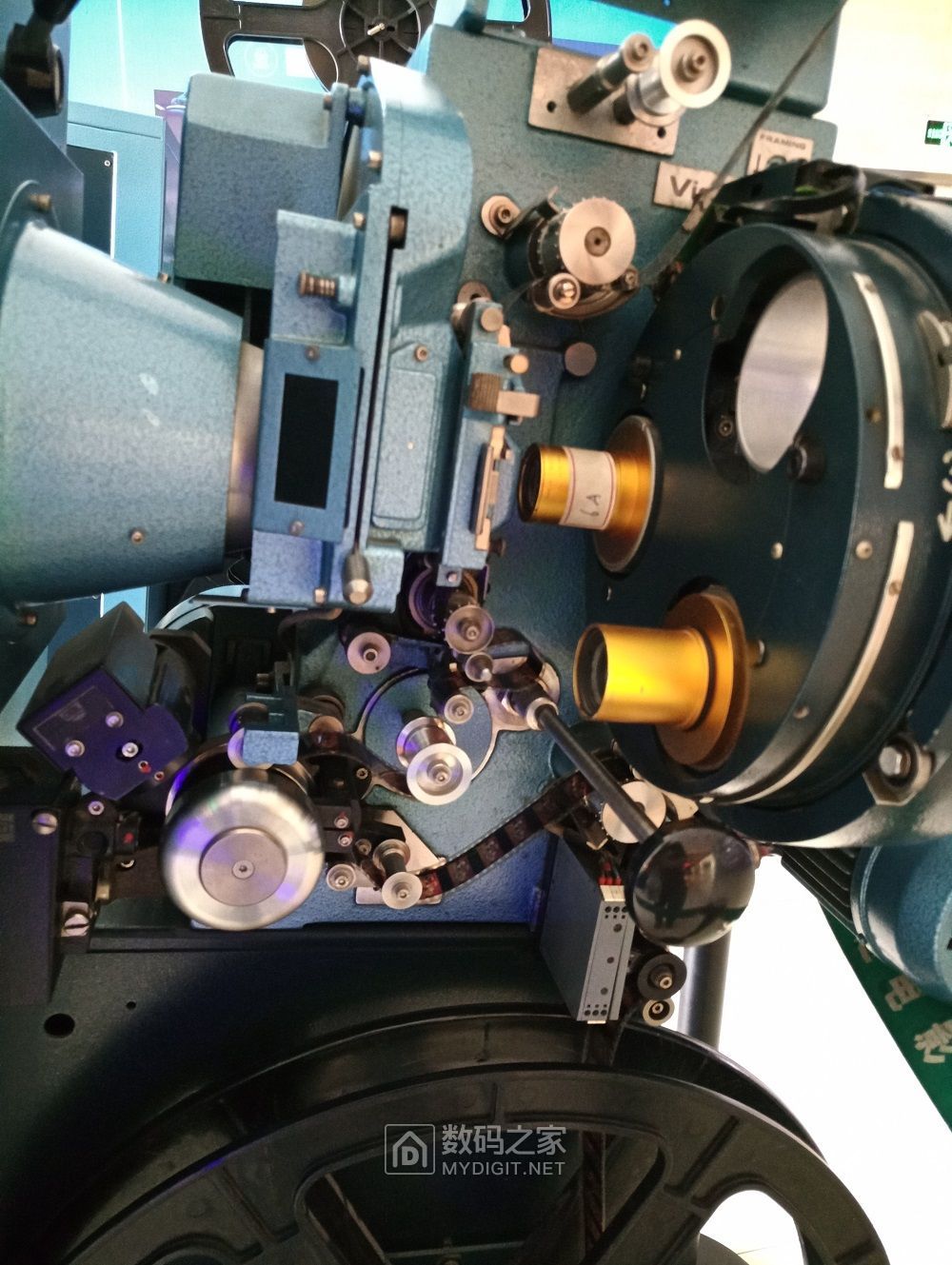 拍一个万达影城使用的imax胶片电影机