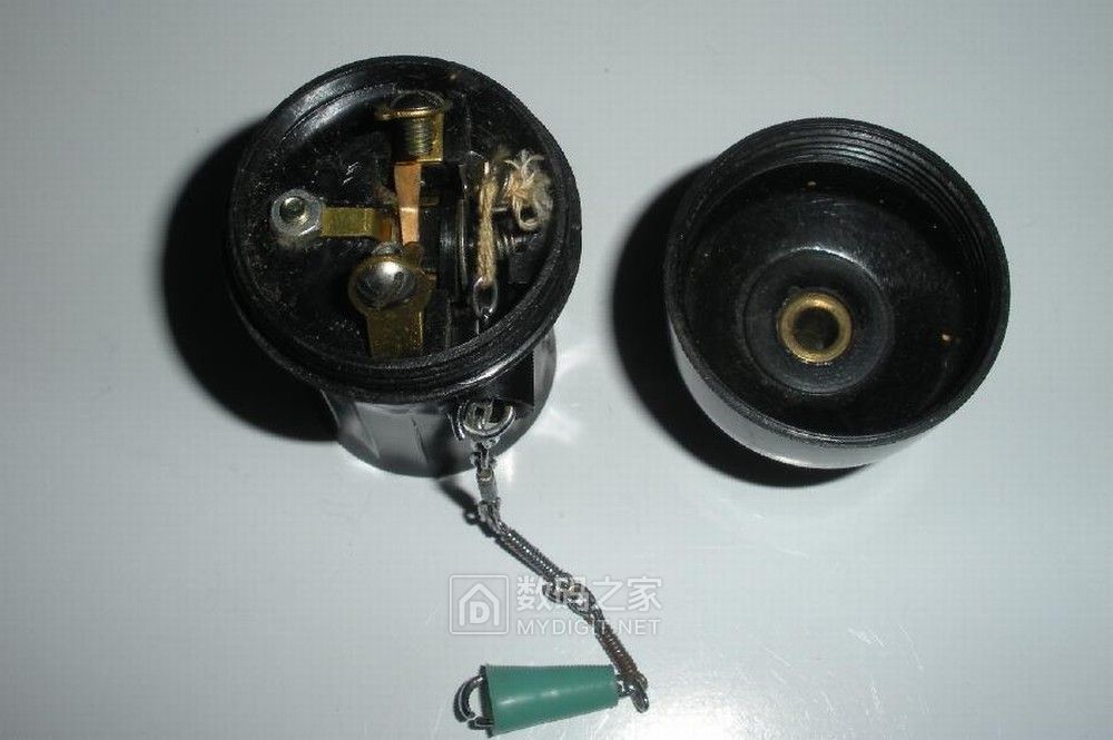 拆三个e27螺口的灯头